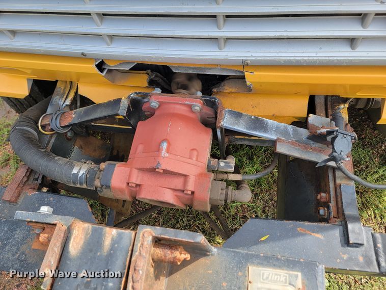 image for item JW9629 1984 Ford F800 dump flatbed truck