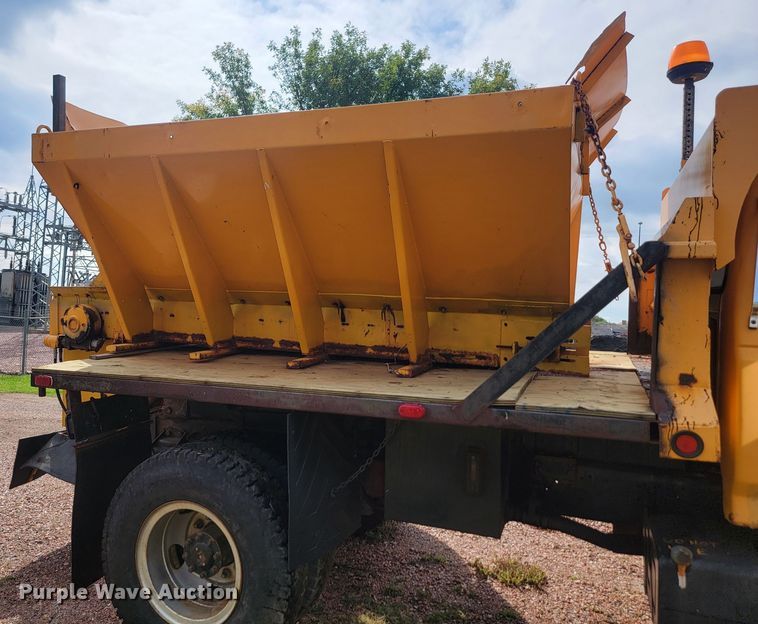 image for item JW9629 1984 Ford F800 dump flatbed truck