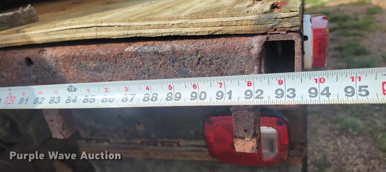 image for item JW9629 1984 Ford F800 dump flatbed truck