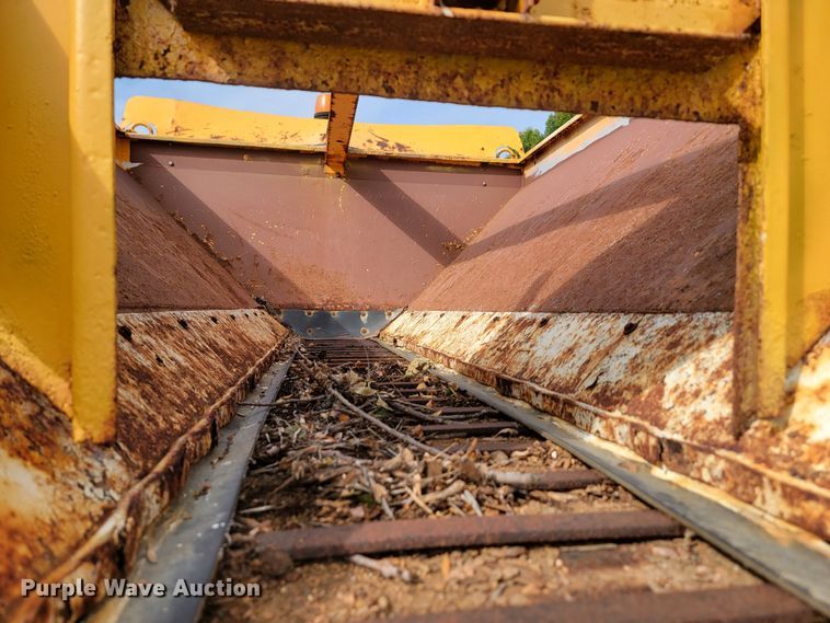 image for item JW9629 1984 Ford F800 dump flatbed truck