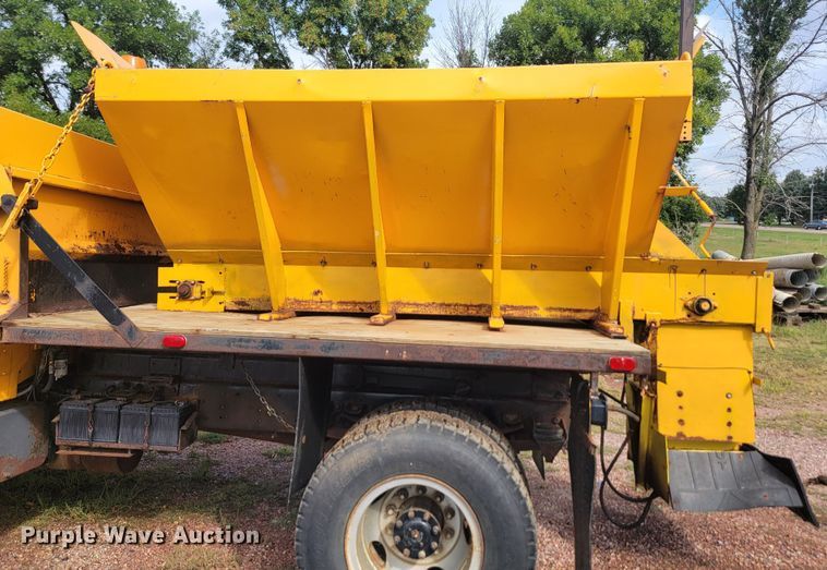 image for item JW9629 1984 Ford F800 dump flatbed truck