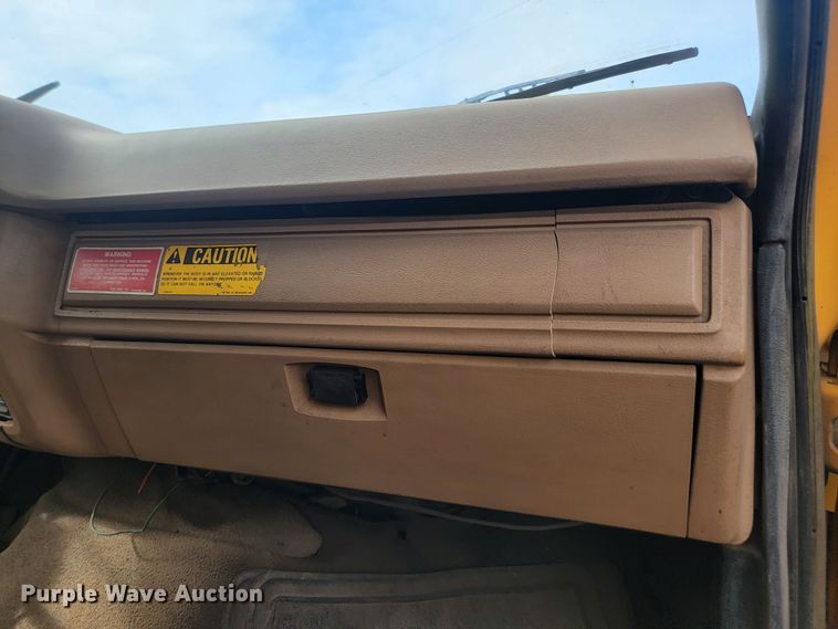 image for item JW9629 1984 Ford F800 dump flatbed truck