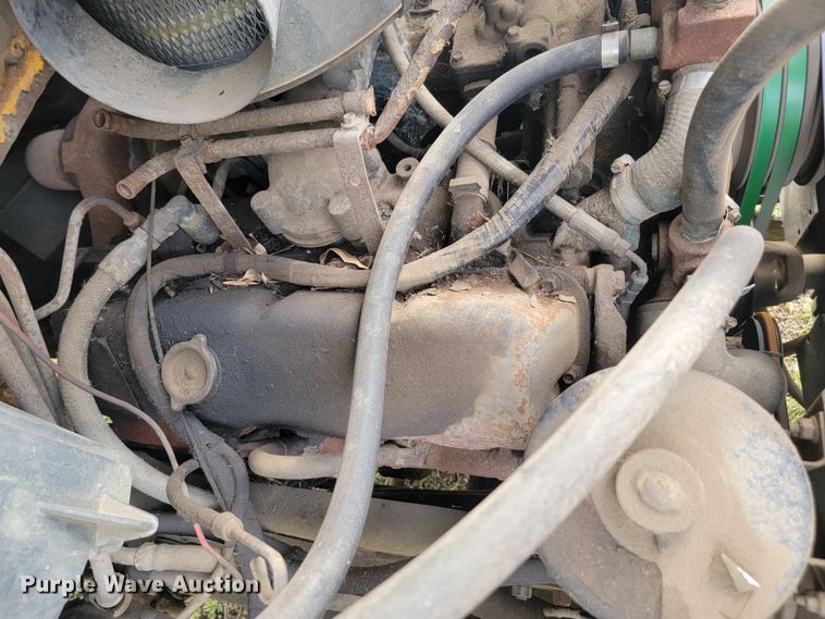 image for item JW9629 1984 Ford F800 dump flatbed truck