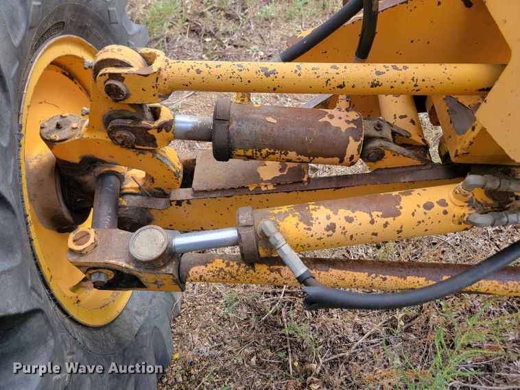 image for item JW9631 Champion  720 motor grader