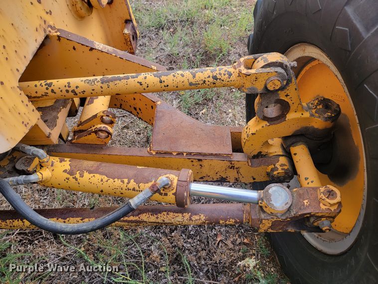 image for item JW9631 Champion  720 motor grader