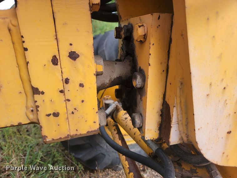 image for item JW9631 Champion  720 motor grader