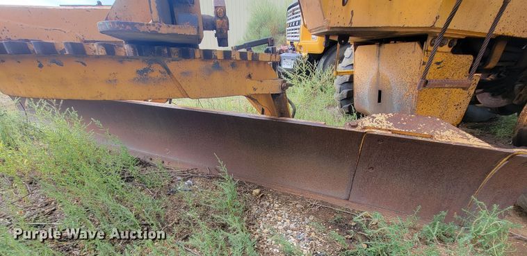 image for item JW9631 Champion  720 motor grader