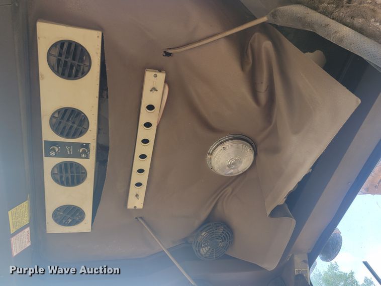 image for item JW9631 Champion  720 motor grader