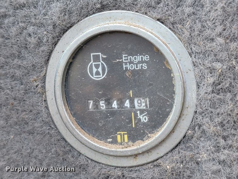 image for item JW9631 Champion  720 motor grader