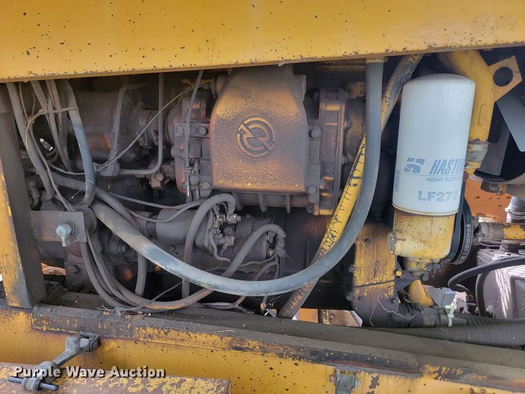 image for item JW9631 Champion  720 motor grader