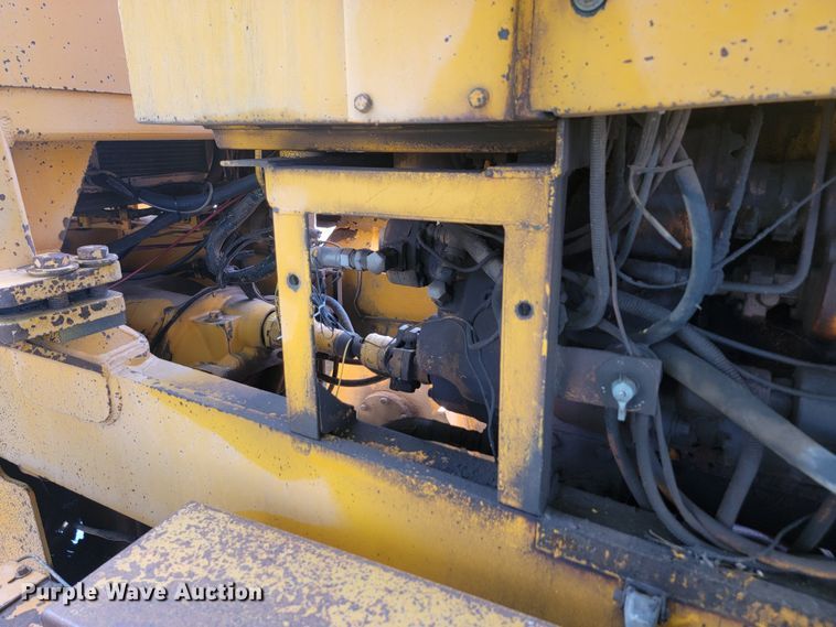 image for item JW9631 Champion  720 motor grader