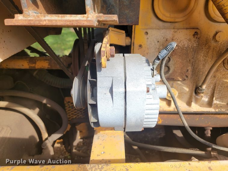 image for item JW9631 Champion  720 motor grader