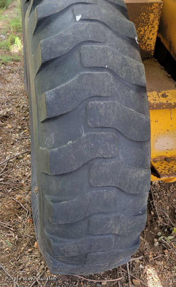 image for item JW9631 Champion  720 motor grader