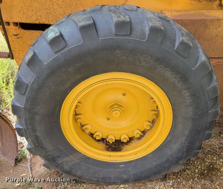 image for item JW9631 Champion  720 motor grader