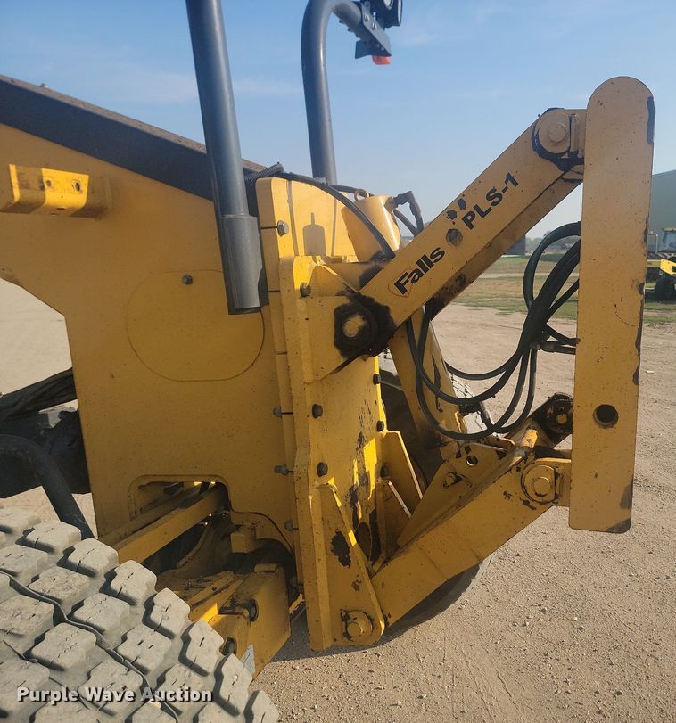 image for item JW9697 2012 John Deere 772GP  motor grader