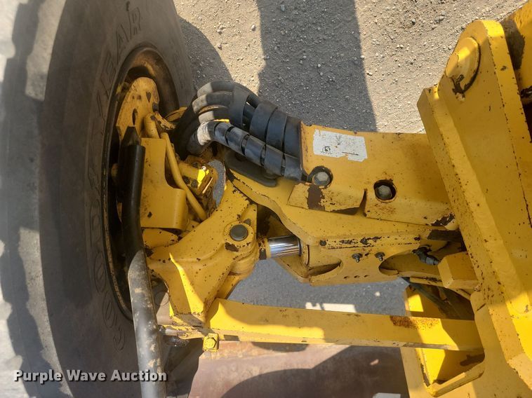 image for item JW9697 2012 John Deere 772GP  motor grader