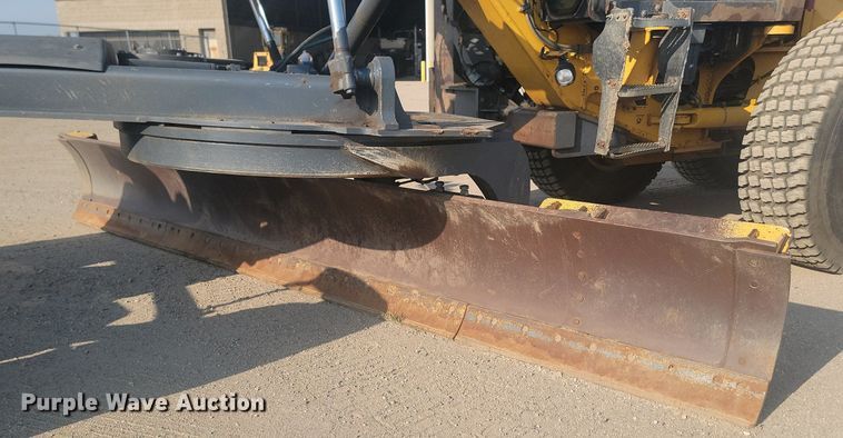 image for item JW9697 2012 John Deere 772GP  motor grader