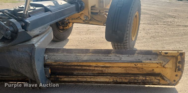 image for item JW9697 2012 John Deere 772GP  motor grader