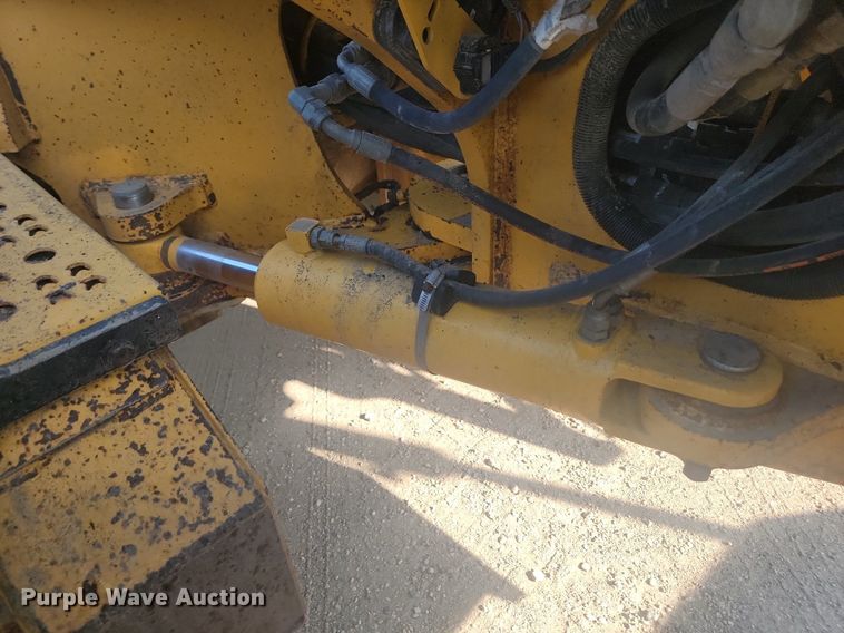 image for item JW9697 2012 John Deere 772GP  motor grader