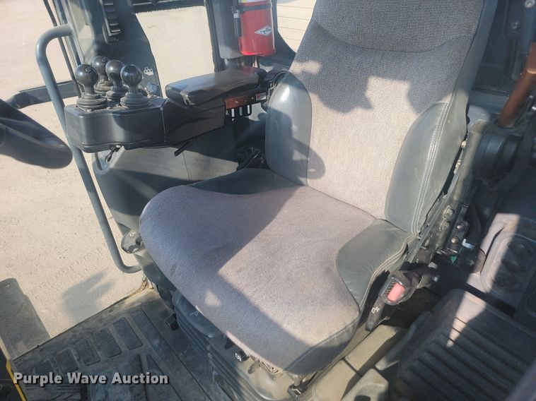 image for item JW9697 2012 John Deere 772GP  motor grader