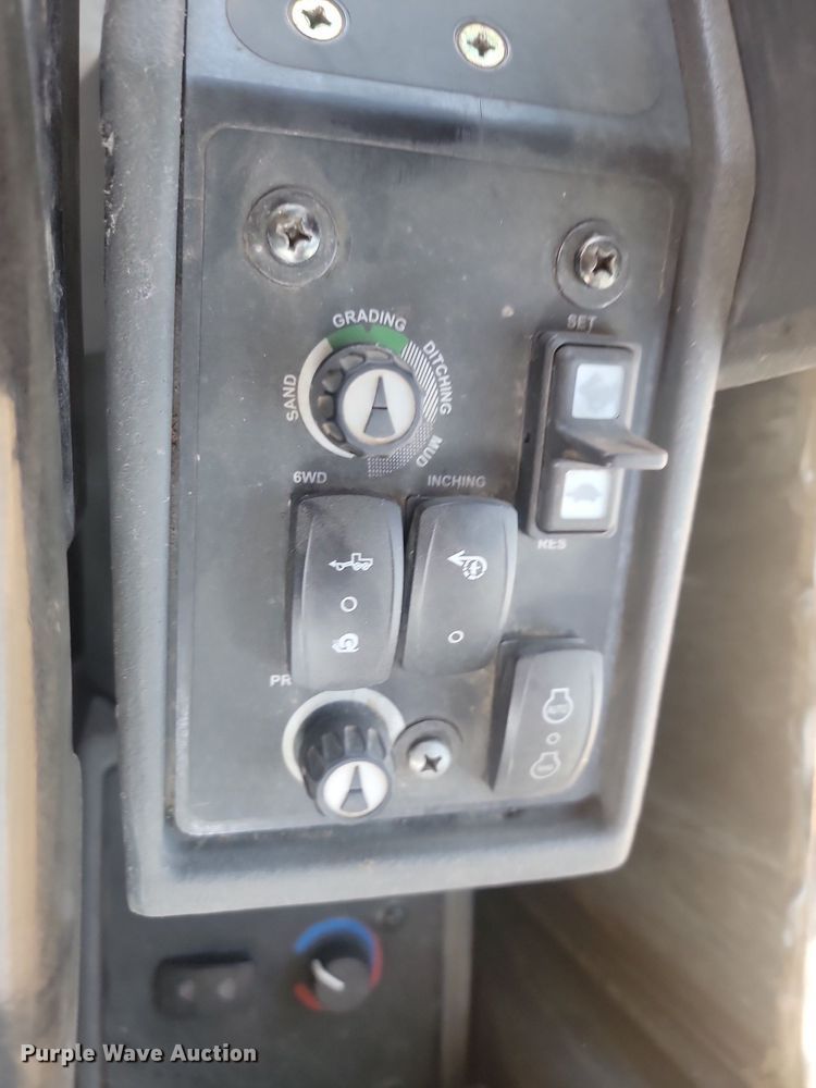 image for item JW9697 2012 John Deere 772GP  motor grader