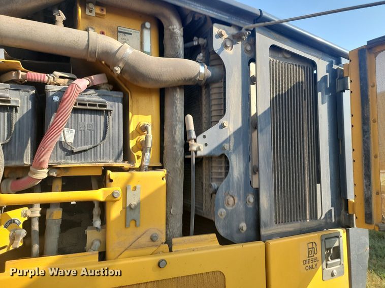 image for item JW9697 2012 John Deere 772GP  motor grader