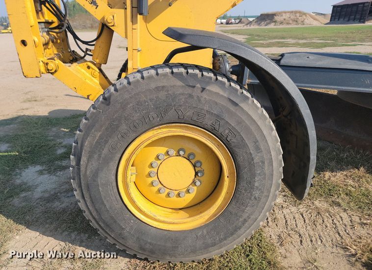 image for item JW9697 2012 John Deere 772GP  motor grader