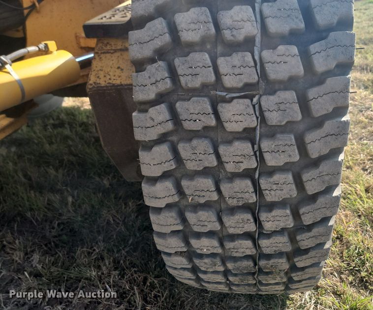 image for item JW9697 2012 John Deere 772GP  motor grader