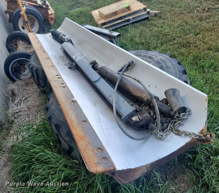 image for item JW9697 2012 John Deere 772GP  motor grader