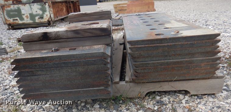 image for item JY9611 (16) Bucyrus motor grader blades