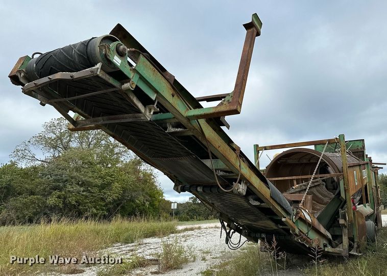 image for item JY9647 McCloskey MCB 621 RE  trommel screen