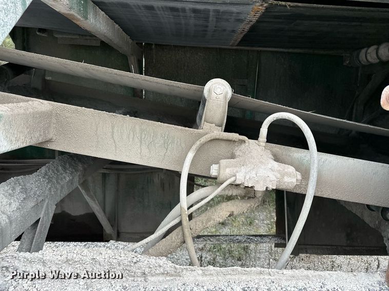 image for item JY9647 McCloskey MCB 621 RE  trommel screen