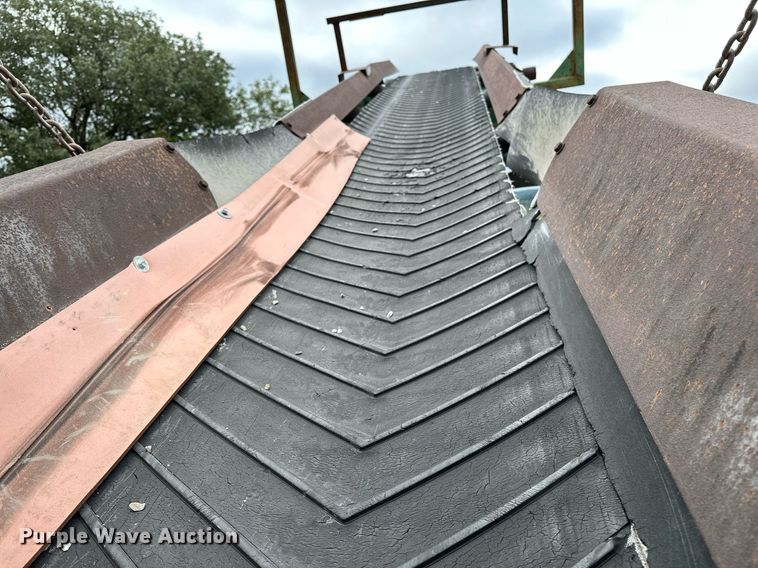 image for item JY9647 McCloskey MCB 621 RE  trommel screen