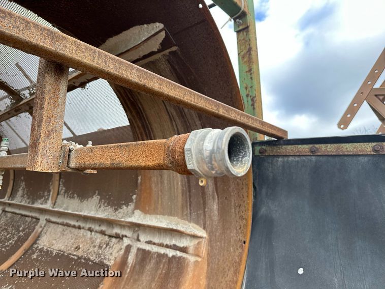 image for item JY9647 McCloskey MCB 621 RE  trommel screen