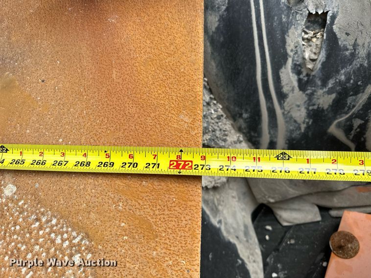 image for item JY9647 McCloskey MCB 621 RE  trommel screen