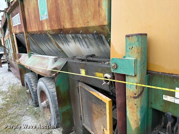 image for item JY9647 McCloskey MCB 621 RE  trommel screen