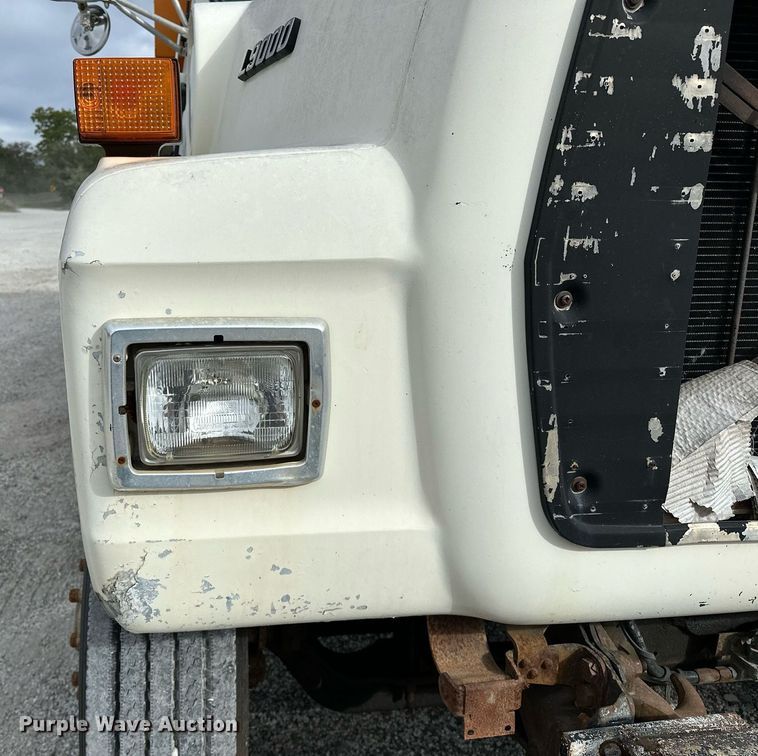 image for item JY9648 1991 Ford L9000  spreader truck