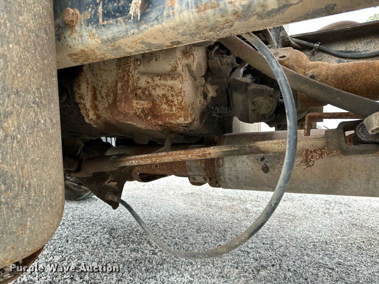 image for item JY9648 1991 Ford L9000  spreader truck