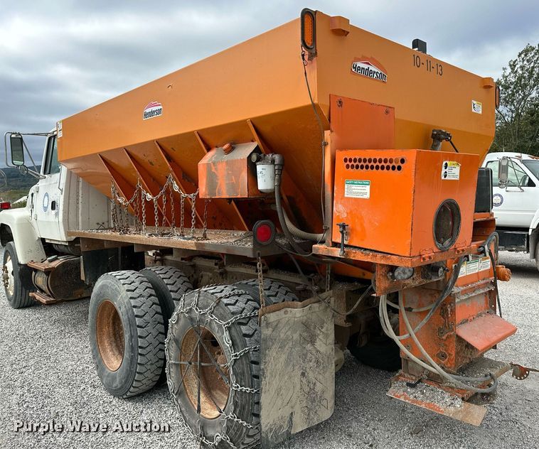 image for item JY9648 1991 Ford L9000  spreader truck