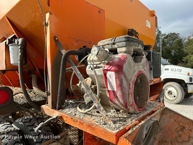 image for item JY9648 1991 Ford L9000  spreader truck