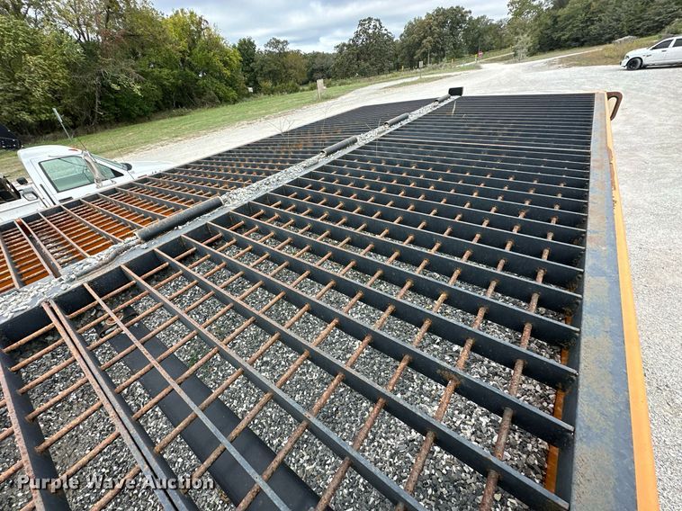 image for item JY9648 1991 Ford L9000  spreader truck