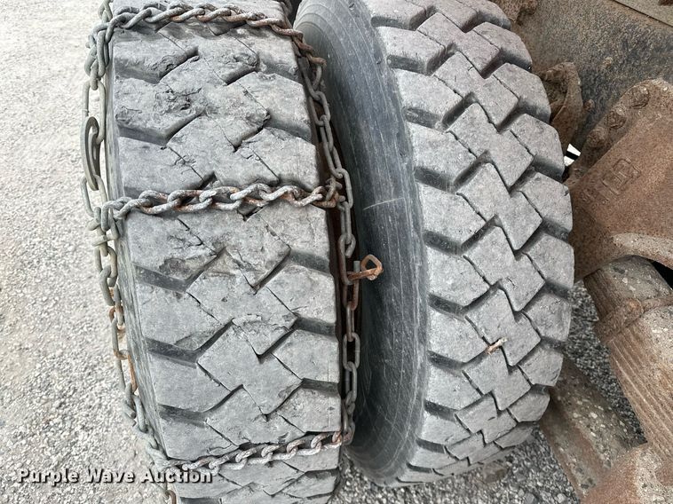 image for item JY9648 1991 Ford L9000  spreader truck