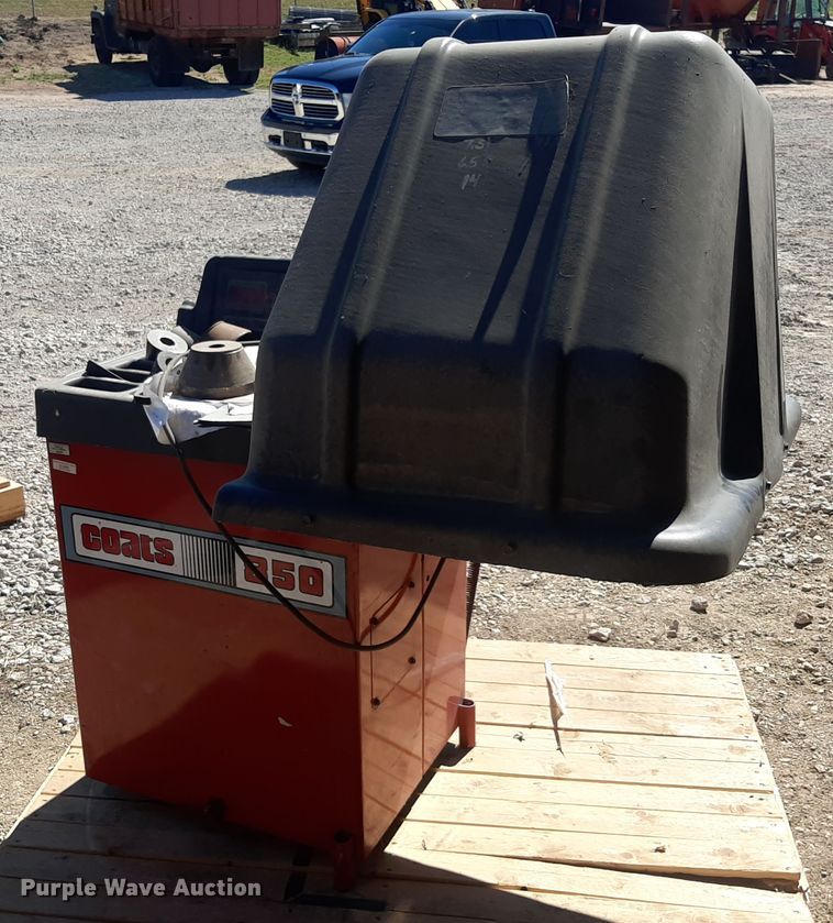 image for item KD9240 Coats 850  tire balancing machine