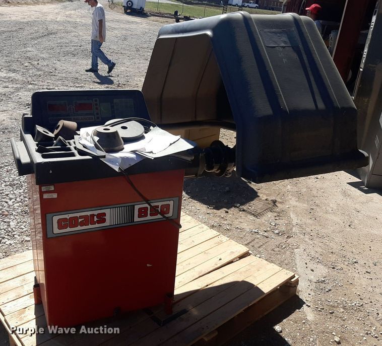 image for item KD9240 Coats 850  tire balancing machine