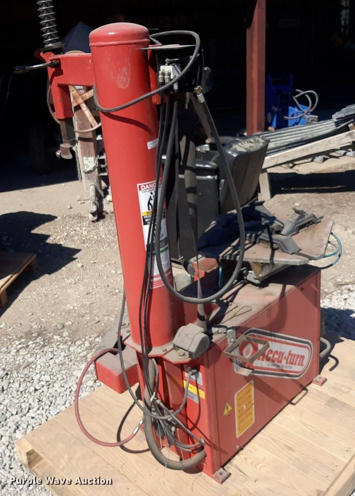 image for item KD9241 Bosch TC326S  tire changing machine