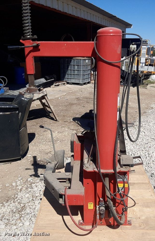 image for item KD9241 Bosch TC326S  tire changing machine