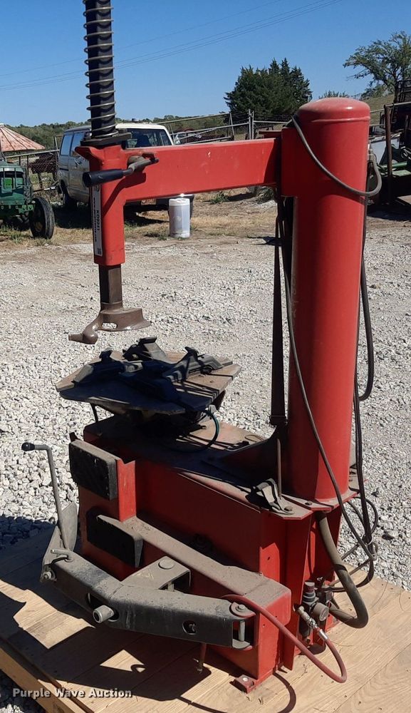 image for item KD9241 Bosch TC326S  tire changing machine