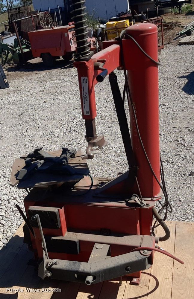 image for item KD9241 Bosch TC326S  tire changing machine