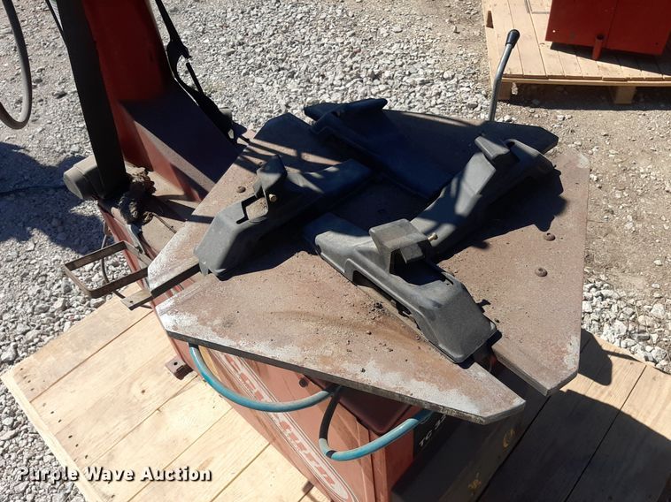 image for item KD9241 Bosch TC326S  tire changing machine