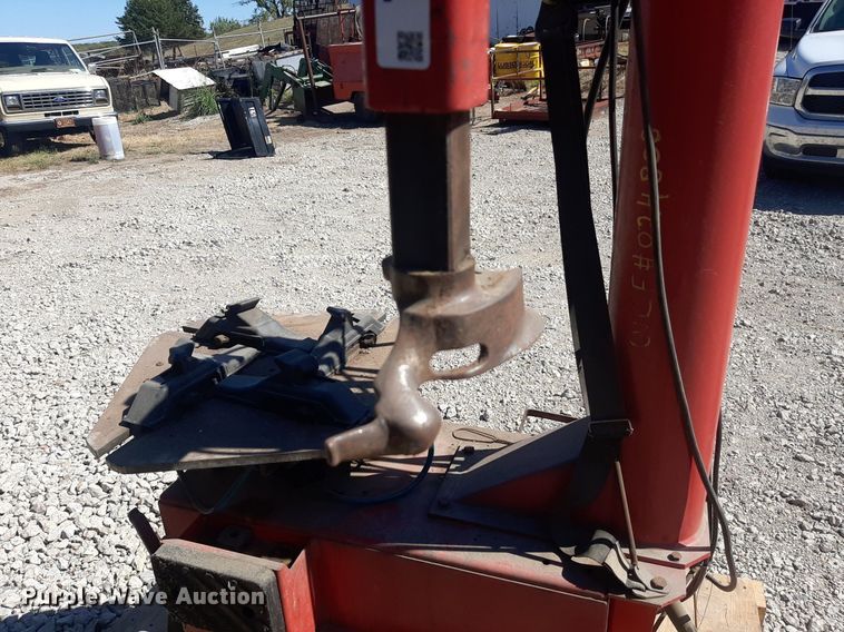 image for item KD9241 Bosch TC326S  tire changing machine